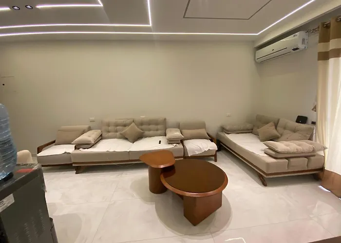 Private Apartment *